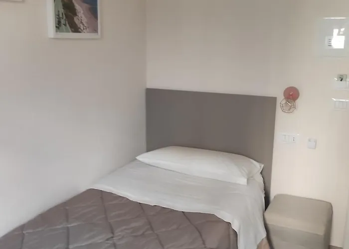 Daisy ゲストハウス 3*